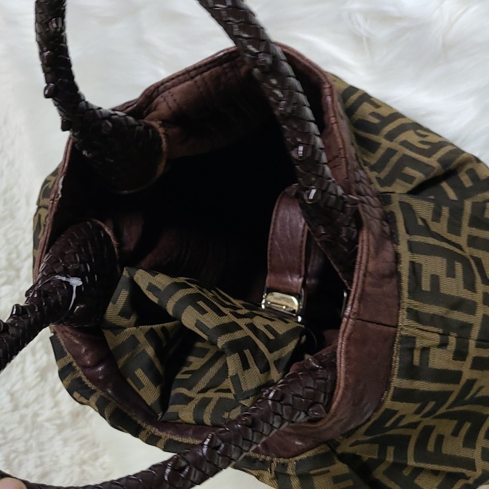 ๐ฏ Authentic Fendi Handbag ๐ - Picture 11 of 15